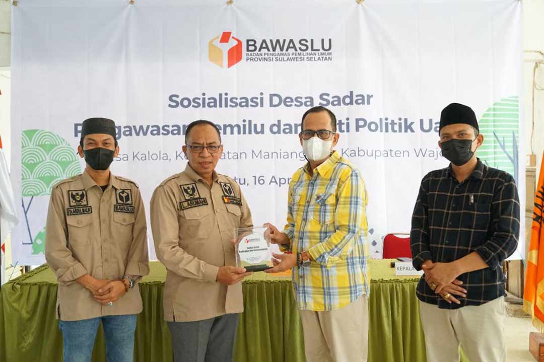 Bawaslu Sulsel Resmikan Desa Antipolitik Uang di Wajo