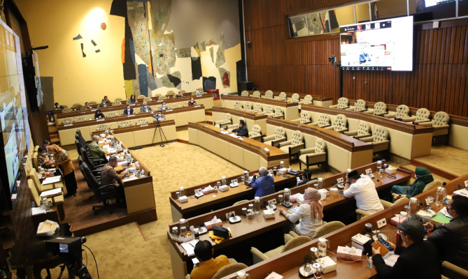 DPR Tetapkan Lima Anggota Bawaslu Periode 2022-2027