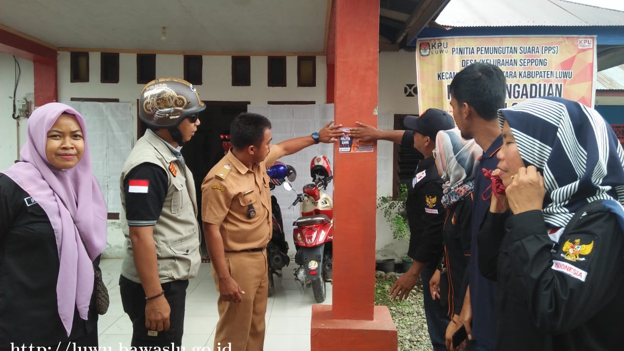 Gerakan Tutup Pintu Tolak Money Politik oleh Bawaslu Luwu