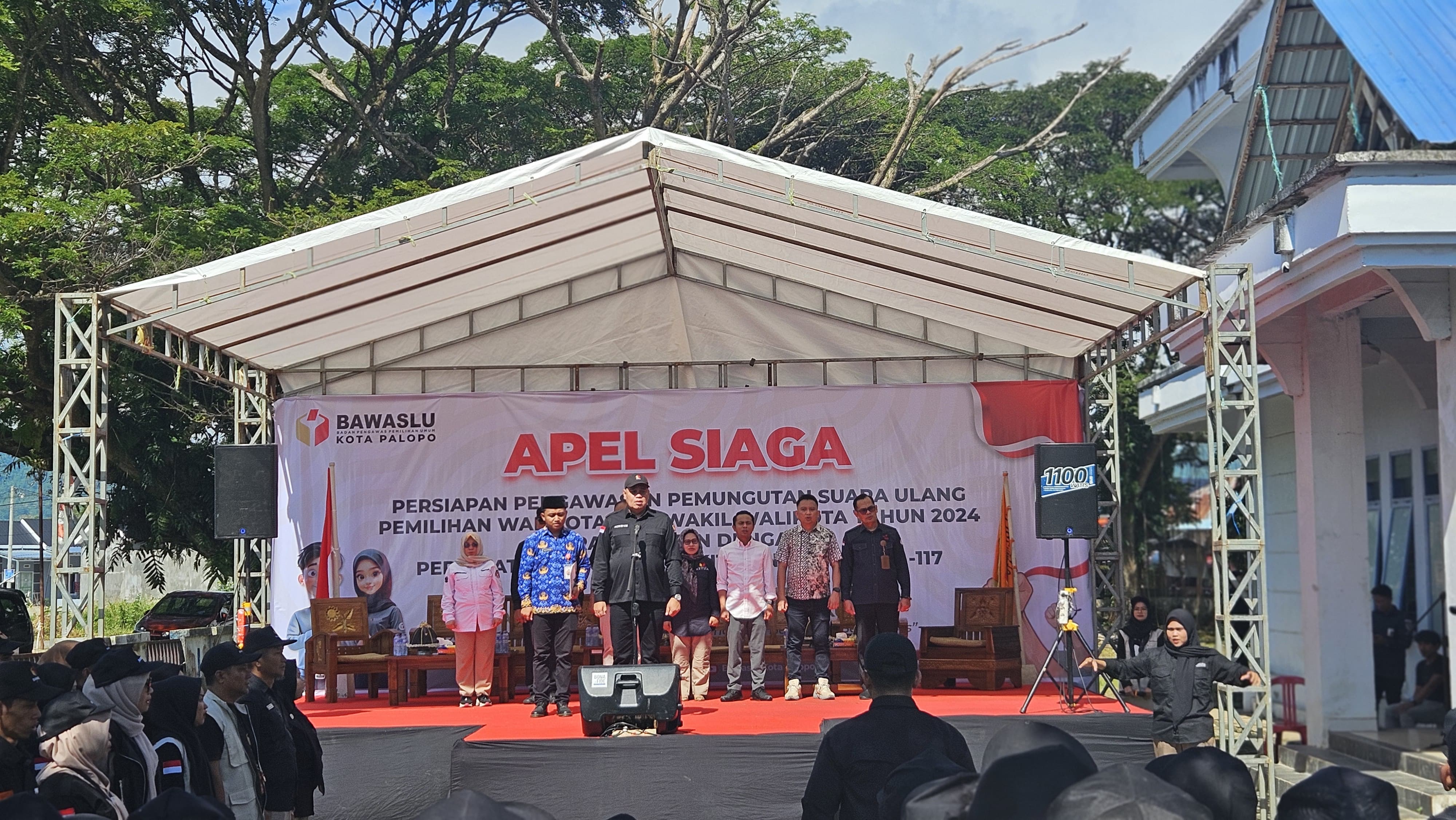 Apel Siaga Jelang PSU, Herwyn Malonda Pastikan Kesiapan Jajaran Bawaslu Palopo