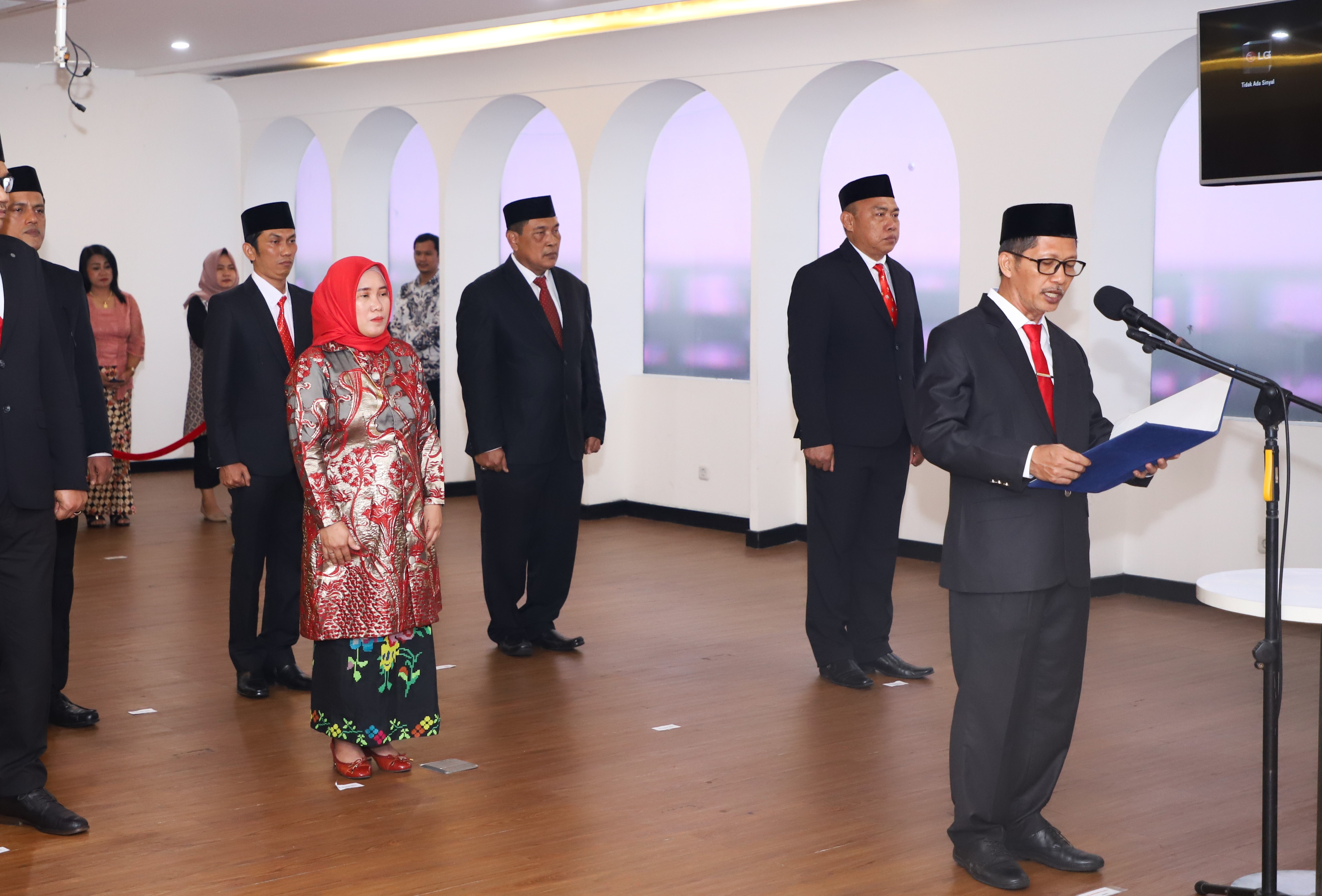 Ketua Bawaslu Lantik 7 Anggota Bawaslu Sulsel Periode 2023-2028