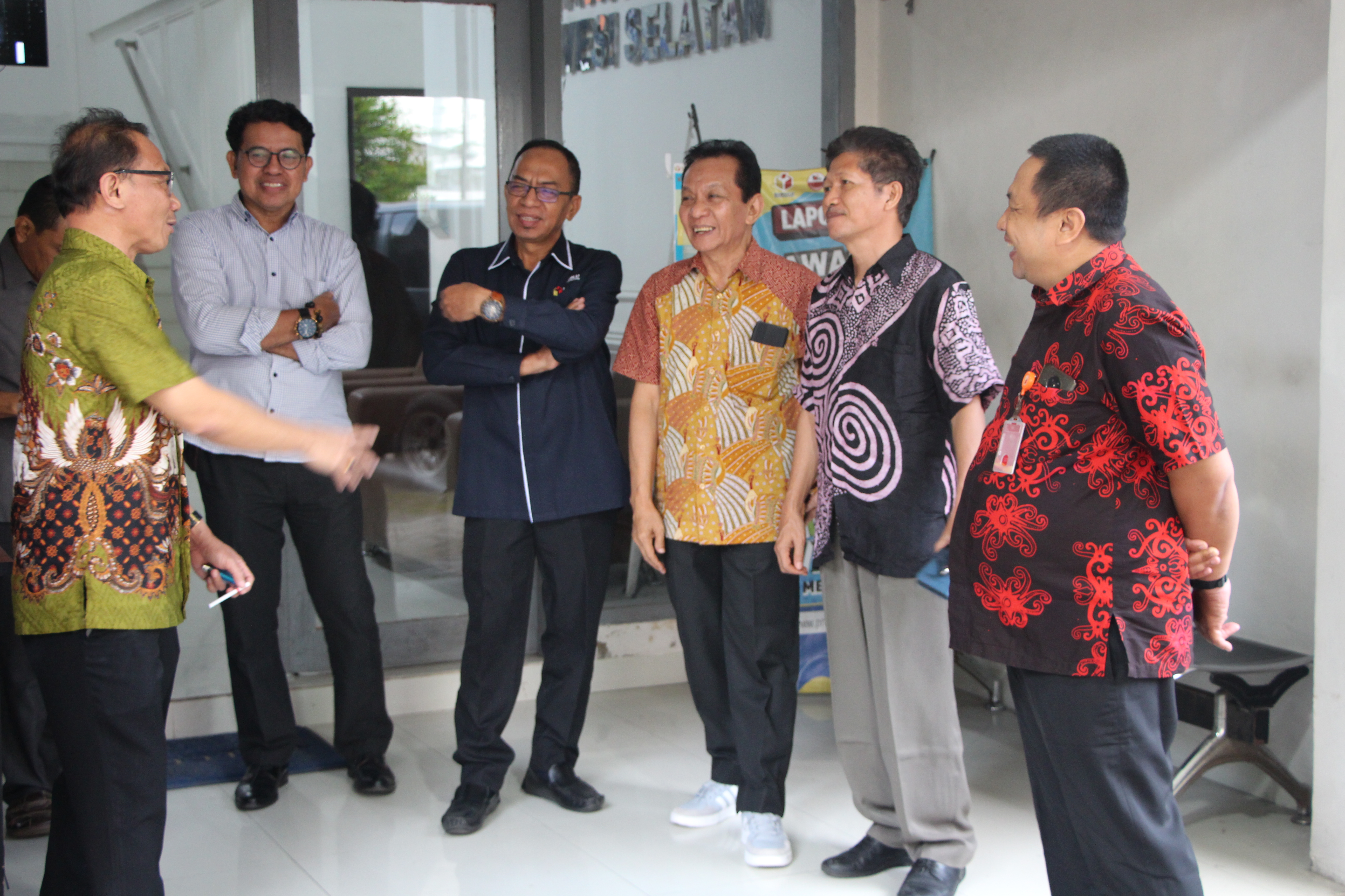 Visitasi ke Bawaslu Sulsel, KI Pusat Tinjau Langsung Fasilitas Layanan Informasi
