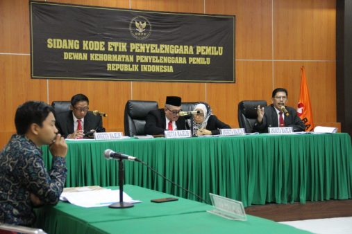 Ketua dan Anggota KPUD Maros Jalani Sidang Etik di Makassar