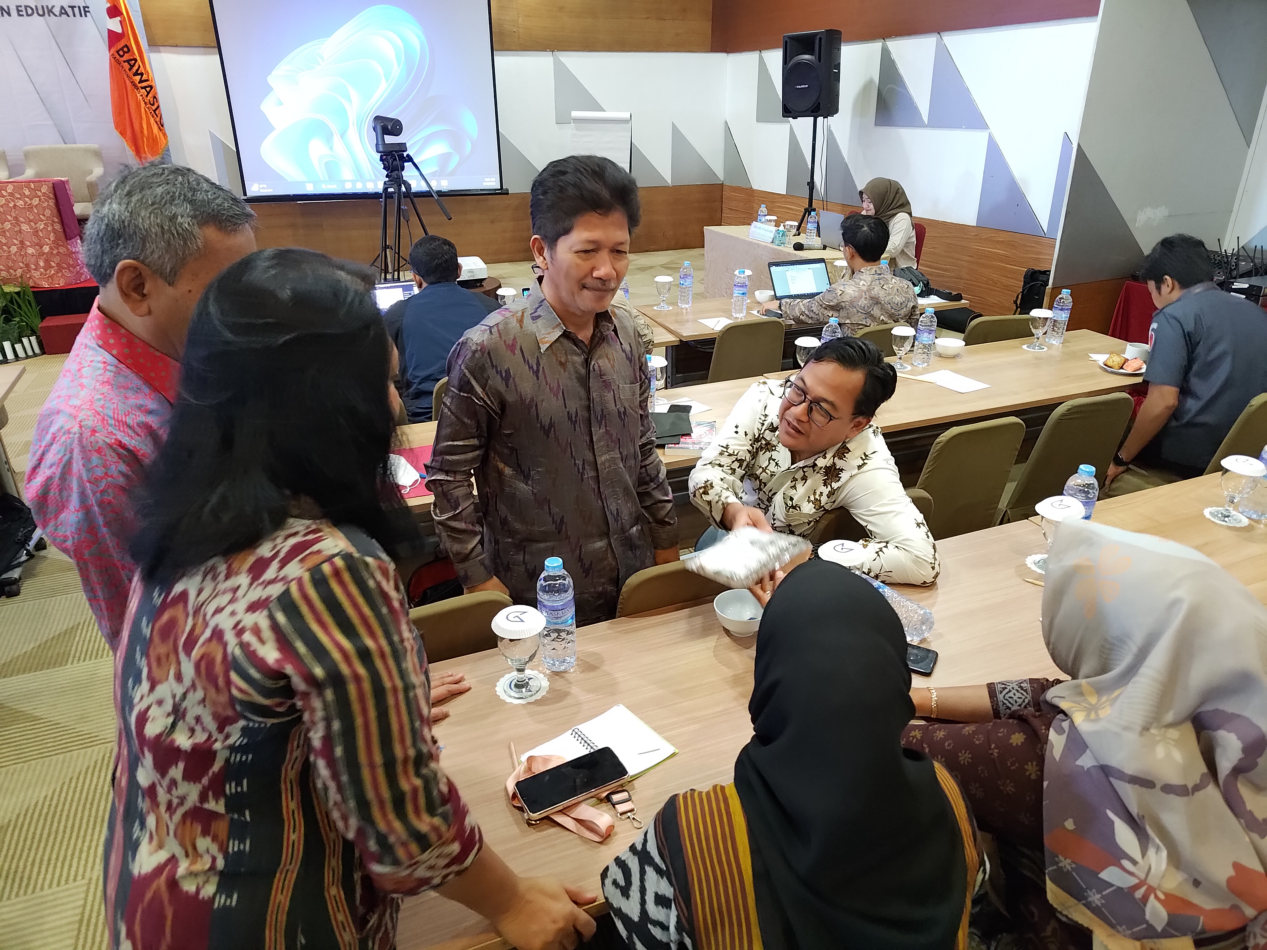 Saiful Jihad Sampaikan Masukan untuk Draft Rancangan Tata Kelola Humas Bawaslu