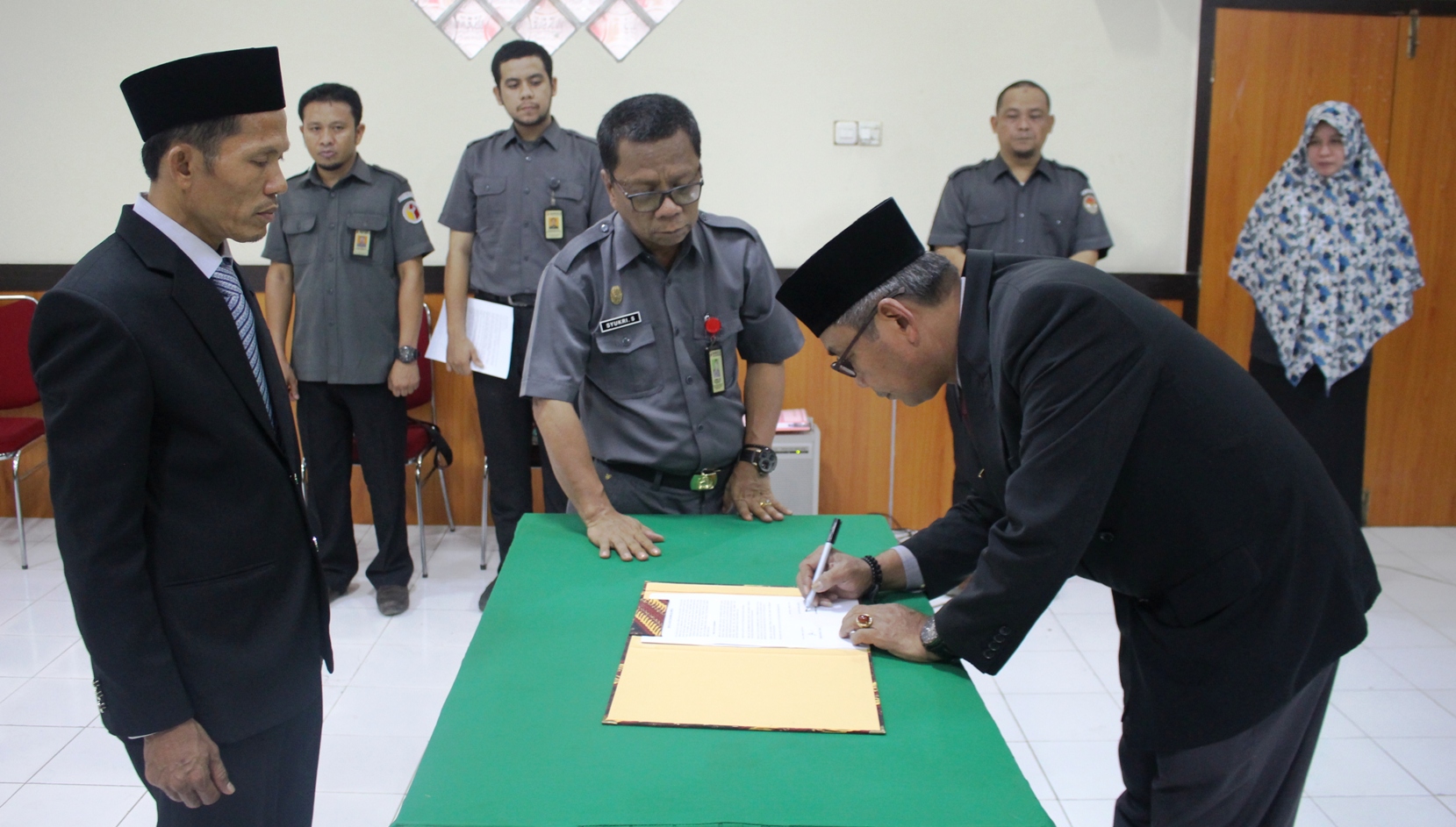 Pelantikan Pejabat Baru Sekretariat Bawaslu Kabupaten Luwu