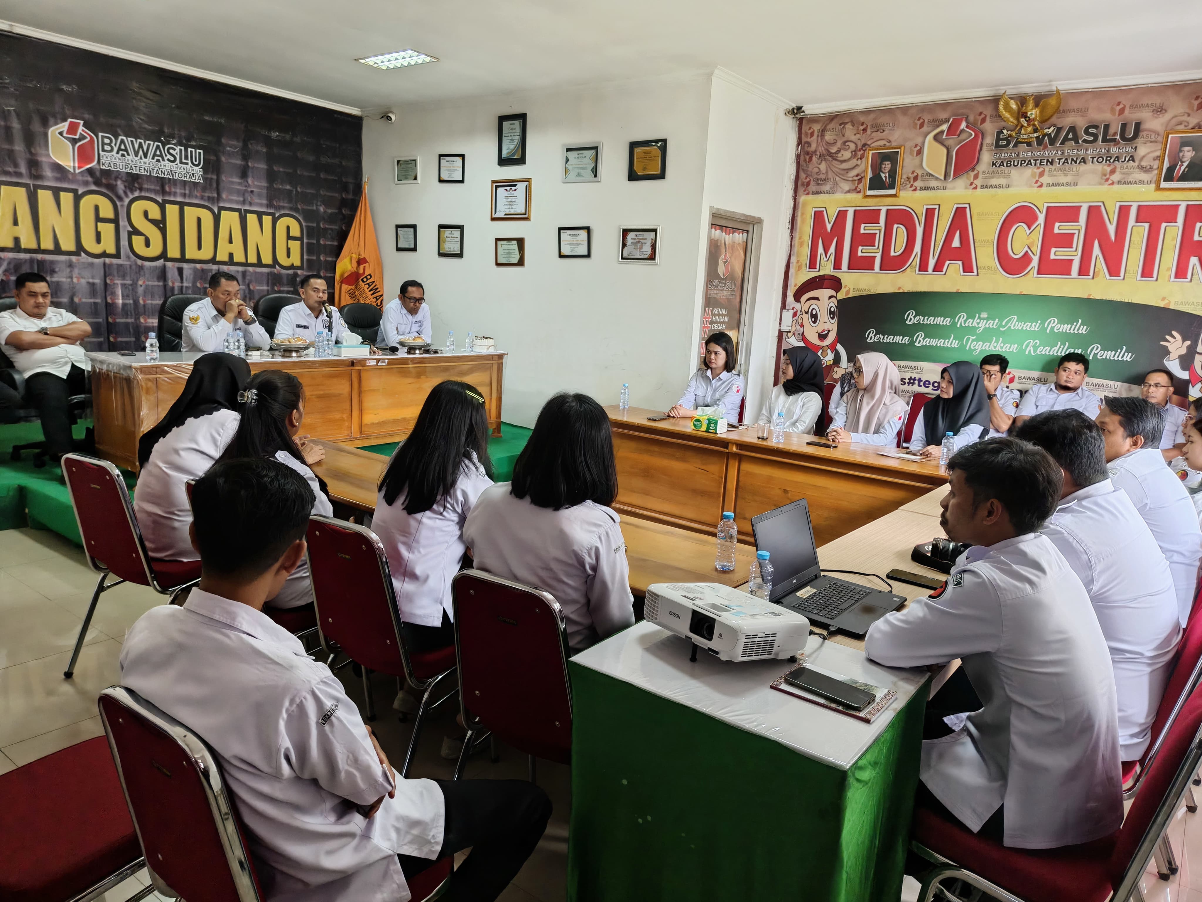 Bawaslu Sulsel Beri Penguatan Kelembagaan di Tana Toraja