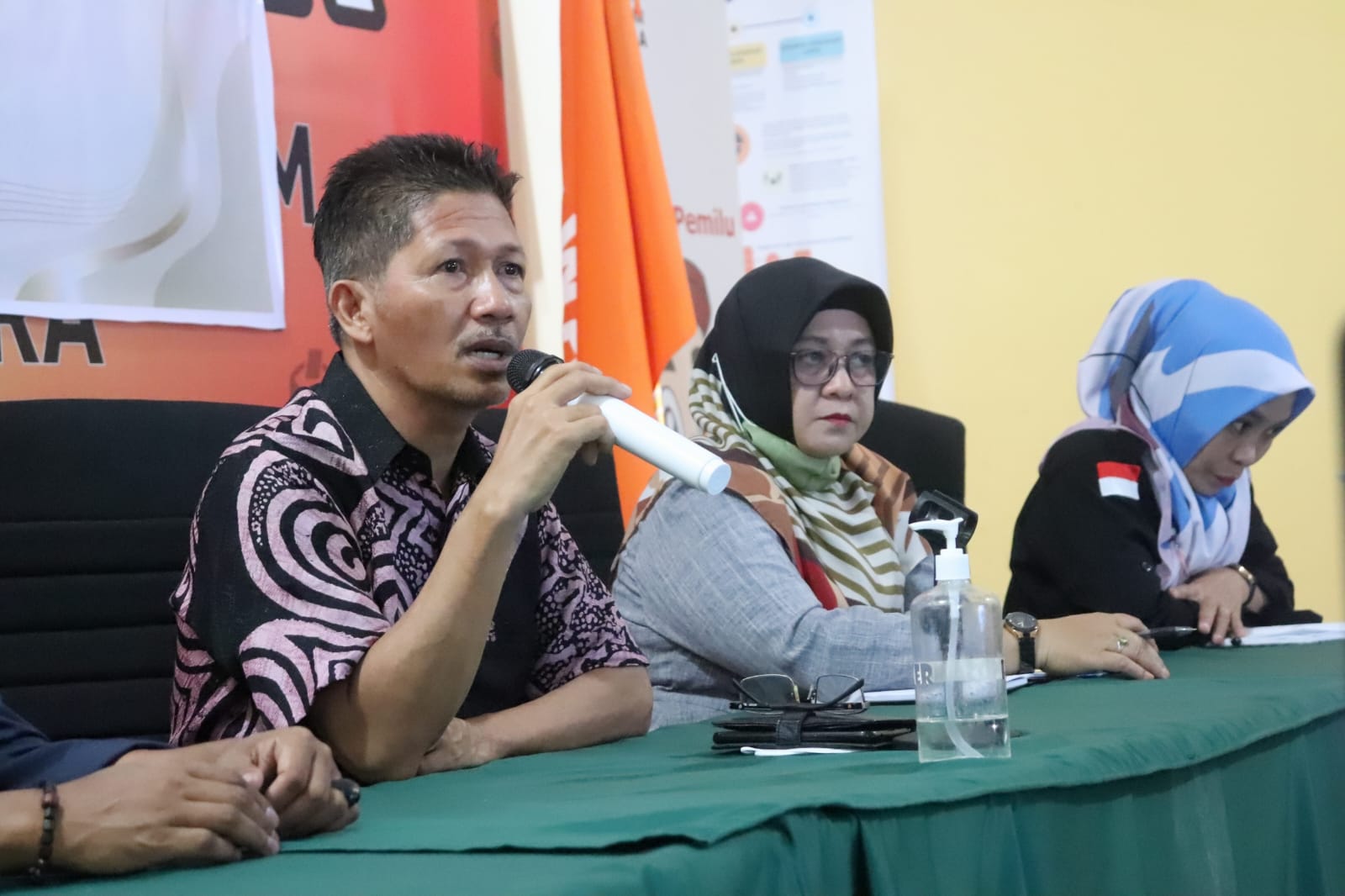 Saiful Jihad Hadiri Rapat Peningkatan Kehumasan di Bawaslu Luwu Utara