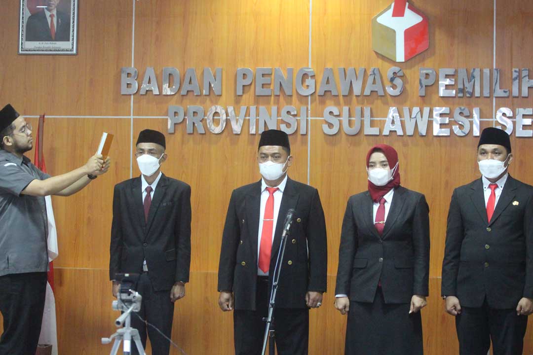 Sekjen Bawaslu Lantik Satu Pejabat Administrator dan Tiga Pejabat Pengawas di Lingkup Bawaslu Sulsel