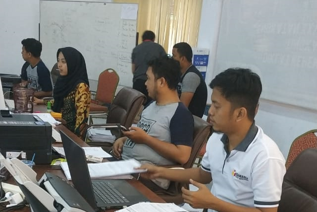 Selama Rekapitulasi C1, Staf Bawaslu Makassar Kerja Nonstop 4x24 Jam