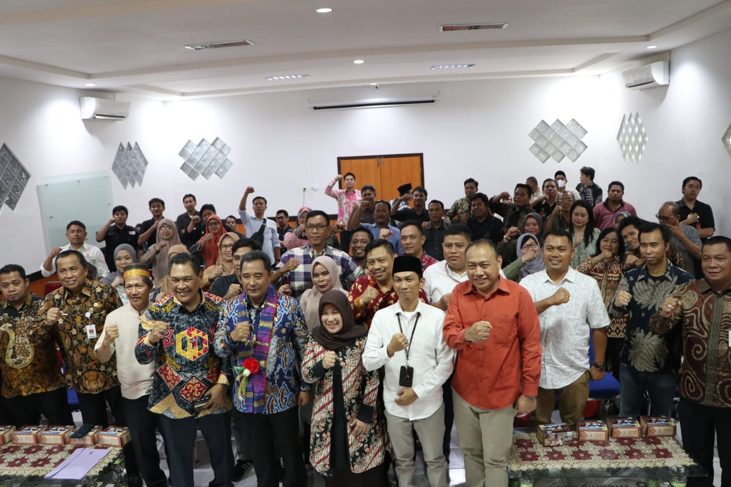 Pj Gubernur Sulsel Bahtiar Kunjungi Kantor Bawaslu Sulsel