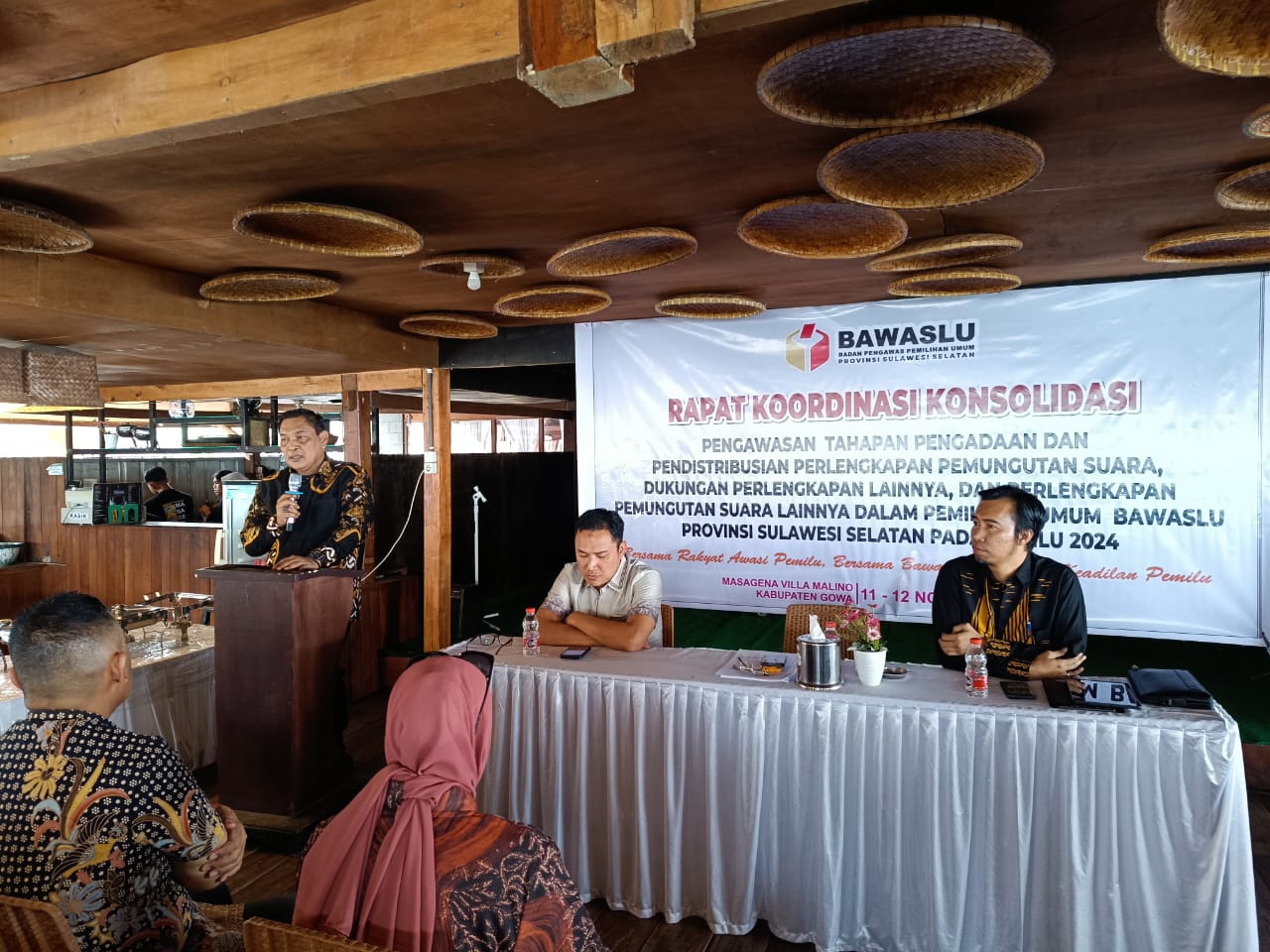 Koordinasi dan Konsolidasi Bawaslu dan KPU untuk Pengawasan Distribusi Logistik Pemilu 2024 di Sulsel