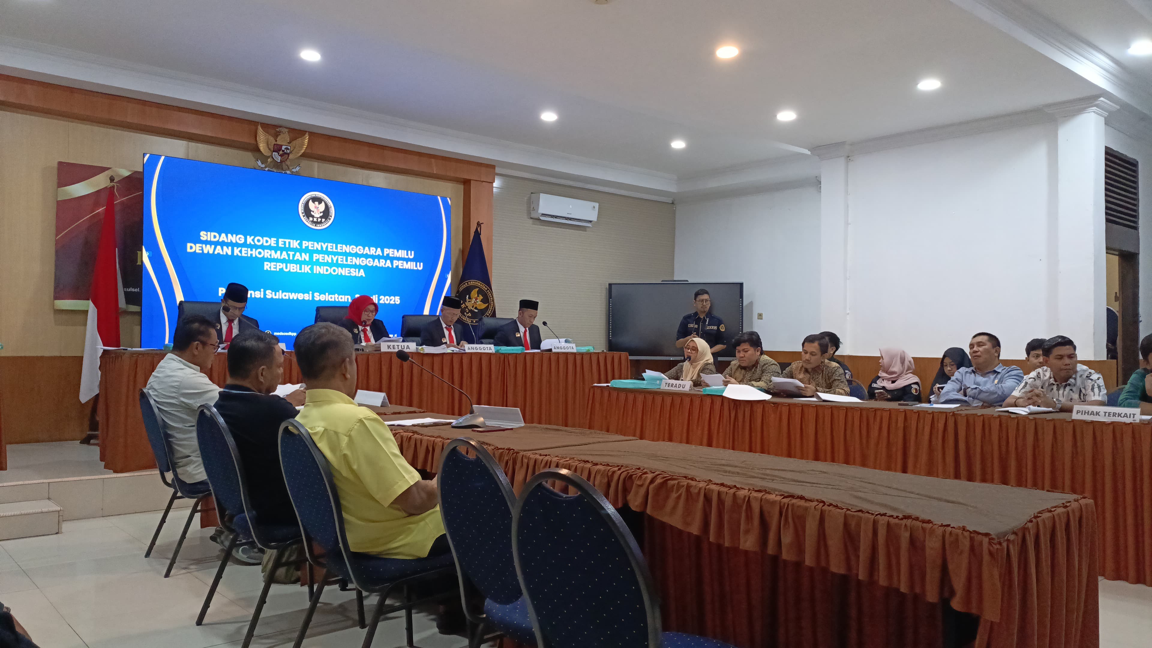 Bawaslu Sampaikan Keterangan di Sidang DKPP Terkait Pengawasan Tahapan Pilkada 2024 di Takalar