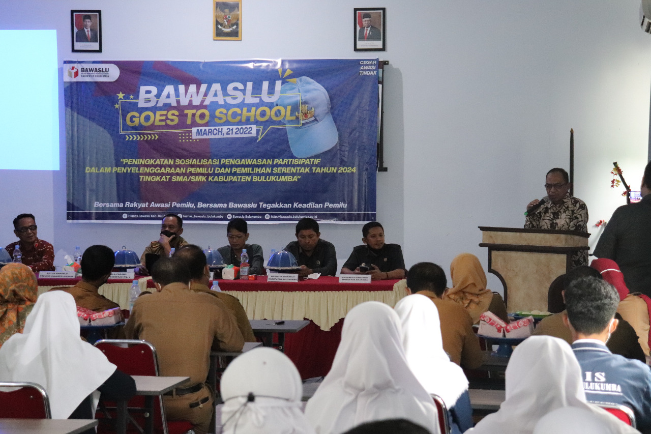 Edukasi Pemilih Pemula, Bawaslu Bulukumba Gelar Bawaslu Goes To School