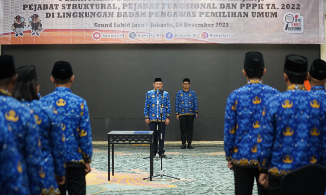 Lantik 580 PPPK, 76 Pejabat Struktural, dan 11 Pejabat Fungsional; Sekjen Bawaslu: Segera Lakukan Fungsi Pengawasan