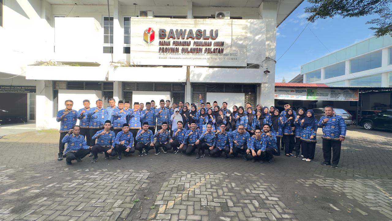 foto bersama HKN
