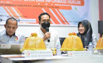 Adnan Jamal Evaluasi Pengelolaan JDIH di Jeneponto