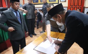 Kasek Bawaslu Sulsel Resmi Lantik Koorsek Bawaslu Bulukumba