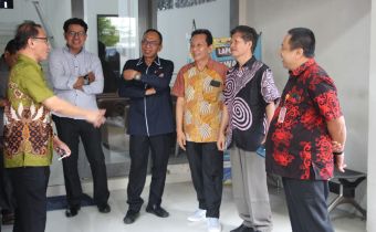 Visitasi ke Bawaslu Sulsel, KI Pusat Tinjau Langsung Fasilitas Layanan Informasi