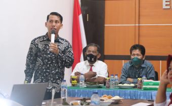 Penguatan Kehumasan, Bawaslu Enrekang Beri Staf Pelatihan Publik Speaking