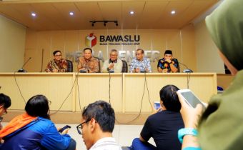 Soal Surat Suara Diduga Tercoblos, Bawaslu Investigasi ke Malaysia