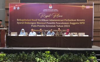 FOTO: Bawaslu Hadiri Rapat Pleno KPU Verifikasi Administrasi Perbaikan Kesatu Pencalonan DPD di Sulsel