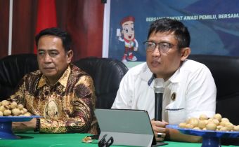 Azry Yusuf: Bawaslu Tidak Boleh Baper Dalam Menangani Pelanggaran