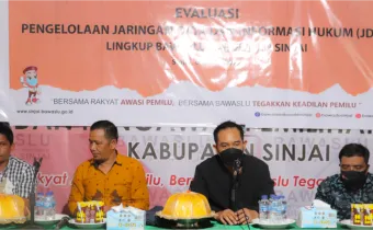Adnan Jamal Evaluasi Pengelolaan JDIH Bawaslu Sinjai