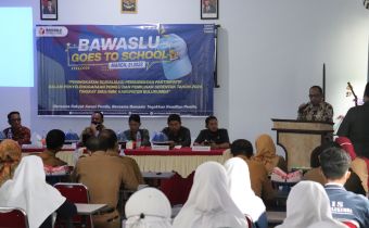 Edukasi Pemilih Pemula, Bawaslu Bulukumba Gelar Bawaslu Goes To School